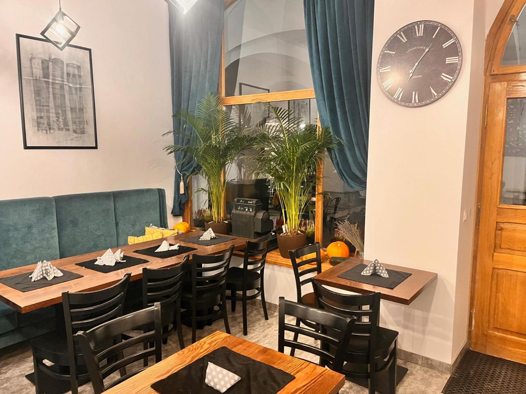 The Old Townhouse Aparthotel Krosno Ngoại thất bức ảnh